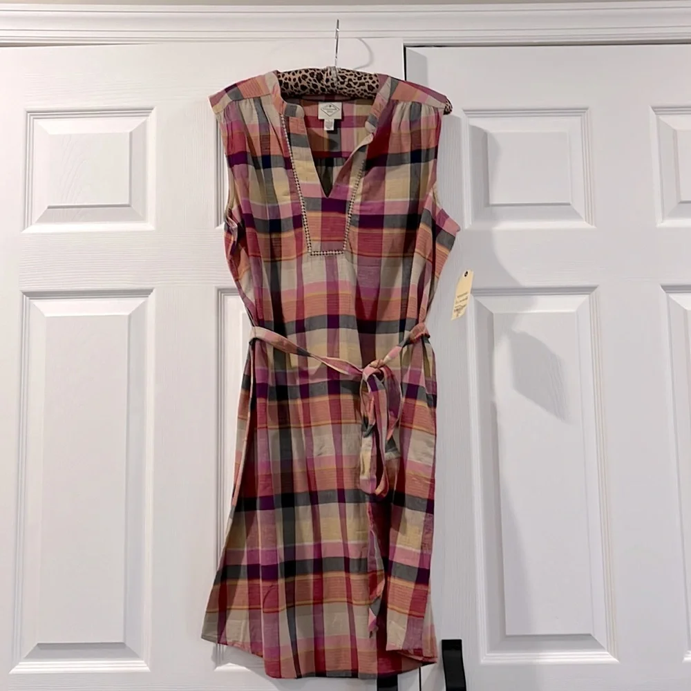 St. John’s Bay plaid dress. Size Large.New with tagsSmoke free and pet free home - Picture 4 of 6